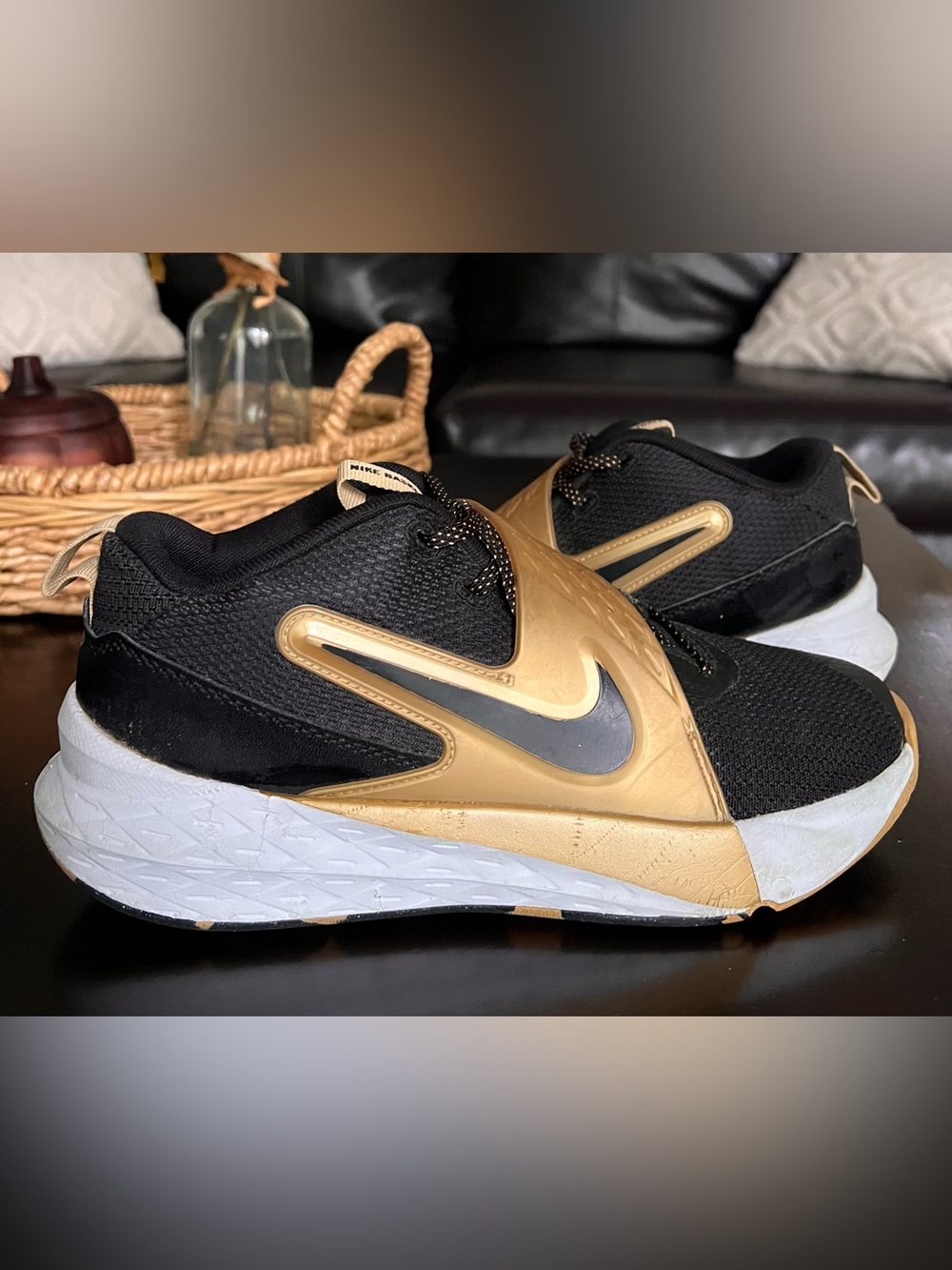 Nike Kids' Team Hustle D 12 Basketball Shoes